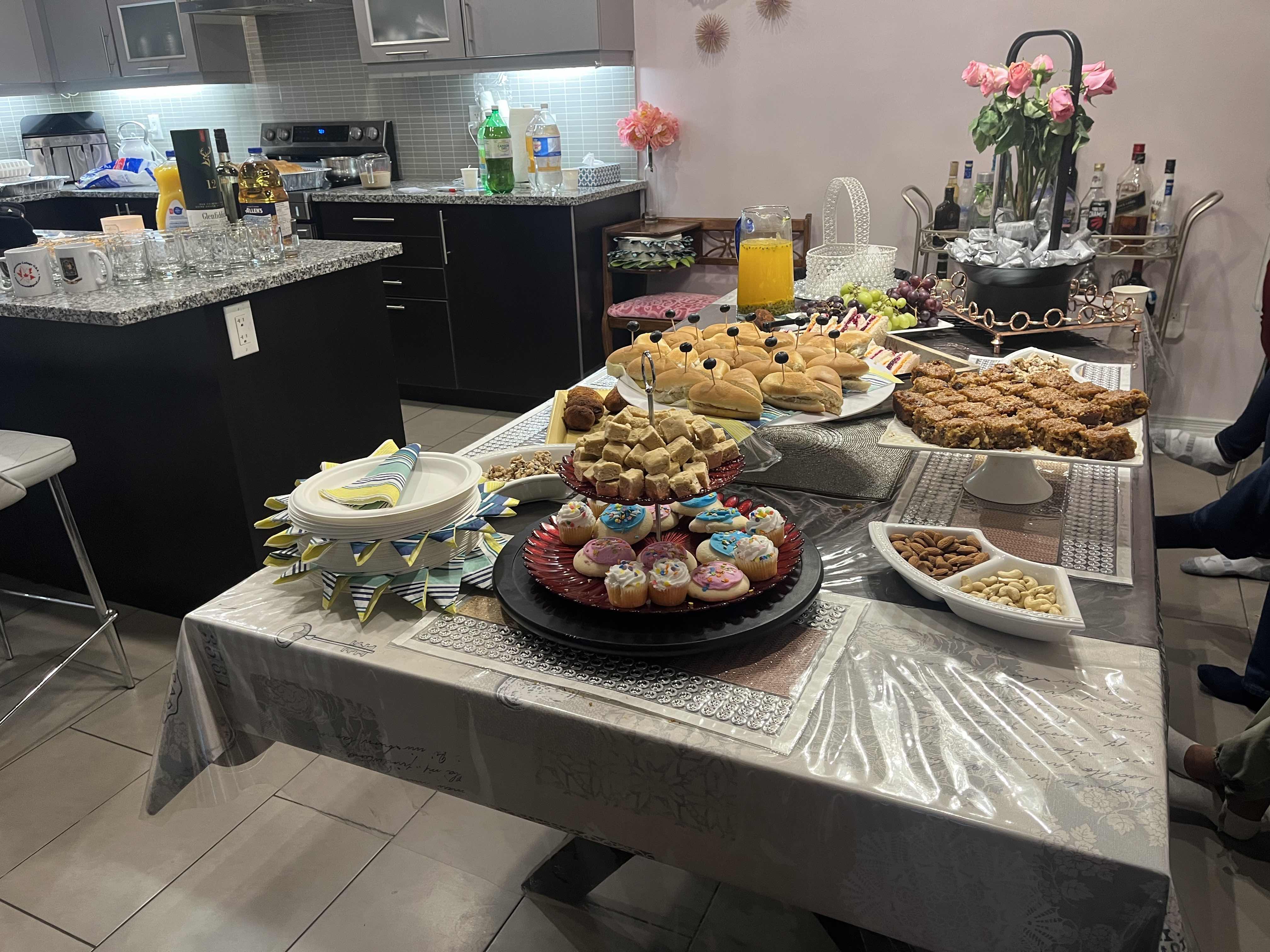 Family Potluck - Photo 3